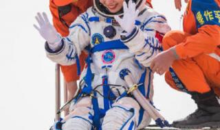 被王亚平的笑容治愈了