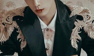 肖战早期与素人合照